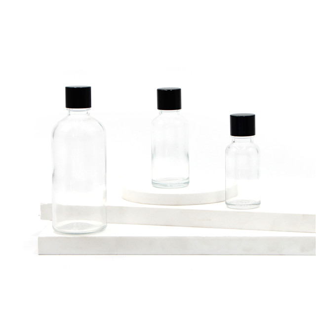 Mini-Glasflasche mit klarem ätherischem Öl